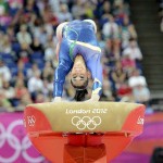 LONDRES. La gimnasta brasileña Daniele Matias Hypolito durante su ejercicio de salto de potro femenino en la competición de gimnasia artística de los Juegos Olímpicos en Londres 2012. Foto: EFE