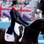 LONDRES. La amazonas británica Nicola Wilson compite con su caballo Opposition Buzz en la doma clásica por equipos en los Juegos Olímpicos de Londres 2012. Foto: EFE