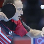 LONDRES. El español Carlos Machado se enfrenta al nigeriano Quadri Aruna en un partido de primera ronda del torneo masculino de tenis de mesa de los Juegos Olímpicos de Londres 2012. Foto: EFE