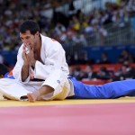 LONDRES. El judoca español Daniel García González (blanco) se enfrenta al paraguayo Abraham Acevedo en un combate de la ronda eliminatoria de judo en la categoría masculina de -66 kilos de los Juegos Olímpicos de Londres 2012. Foto: EFE
