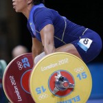 LONDRES. La levantadora ecuatoriana Maria Alexandra Escobar Guerrero compite en la categoría de 58 kilos en levantamiento de peso en los Juegos Olímpicos de Londres 2012. Foto: EFE