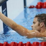 LONDRES. El suizo Dominik Meichtry observa el marcador durante una de las series clasificatorias de los 100m estilo libre masculino de natación de los Juegos Olímpicos de Londres 2012. Foto: EFE