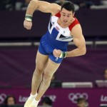 LONDRES. El británico Kristian Thomas realiza su ejercicio de suelo durante la final del concurso múltiple individual de gimnasia artística masculino durante los Juegos Olímpicos de 2012. Foto: EFE