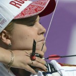 LONDRES. La arquera rusa Ksenia Perova durante su participación en la competición de tiro con arco individual en los Juegos Olímpicos en Londres. Foto: EFE
