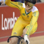 LONDRES. La ciclista australiana Anna Meares celebra tras la prueba de velocidad por equipos, durante las pruebas de ciclismo de pista de los Juegos Olímpicos 2012. Foto: EFE