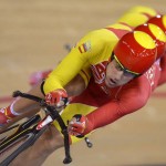 LONDRES. Los ciclistas españoles Sebastian Mora, David Muntaner y Albert Torres compiten en la prueba de persecución por equipos, durante las pruebas de ciclismo de pista de los Juegos Olímpicos 2012. Foto: EFE
