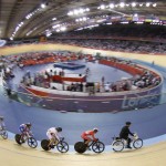LONDRES. Vista general de una de las series de keirin femenino del ciclismo en pista en el velódromo de los Juegos Olímpicos de Londres 2012. Foto: EFE