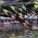 LONDRES. Competidoras durante la competición de Triatlón femenino de los Juegos Olímpicos de 2012. Foto: EFE