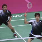 LONDRES. Los surcoreanos Jae Sung Chung (d) y Yong Dae Lee en acción ante los malayos en el partido por la medalla de bronce en dobles masculino de la competición de bádminton en los Juegos Olímpicos de Londres 2012. Foto: EFE