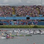 DORNEY. Vista general de las participantes en la ronda clasificatoria de 500 metros de Kayak cuádrupe (K4) femenino en la competición de canoa de los Juegos Olímpicos de Londres 2012 que se disputa en el centro de remo Eton Dorney. Foto: EFE