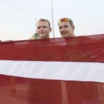 LONDRES. Los letones Janis Smedins (i) y Martins Plavins celebran tras ganar el bronce de voleibol playa de los Juegos Olímpicos de Londres 2012. Foto: EFE