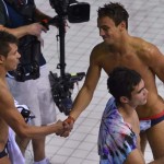 LONDRES. El británico Tom Daley (d) saluda al mexicano Germán Sánchez después de la prueba de salto sincronizado en los Juegos Olímpicos de Londres 2012. Foto: REUTERS