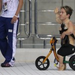 LONDRES.- El australiano Grant Patterson se moviliza en las instalaciones donde compitió por los 50 metros estilo libre (Reuters)