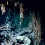 Tubería y una bañera es lo poco que queda de la cabina del capitán del Titanic en esta fotografía de julio del 2003.