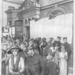 Familiares de sobrevivientes Ilustración del National Maritime Museum sobre las oficinas de la White Star Line en Southampton que muestra a personas en busca de los nombres de sus seres queridos, entre la lista de los sobrevivientes del Titanic.