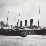 Imagen del Titanic al salir del puerto de Southampton, apunto de chocar contra el buque New York. Foto: EFE