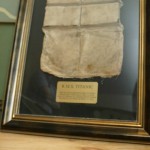 Un chaleco salvavidas del Titanic, en la oficina de subastas Guernsey. Foto: AP