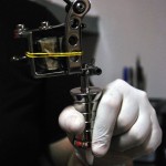 Dermógrafo o pistola que se utiliza para hacer tatuajes. tatuadores 8