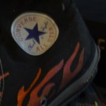 La etiqueta ubicada en la parte interior, a la altura del tobillo, es inconfundible. El logo