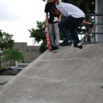 Allan García y Andrés Chong Qui en una de las rampas del skatepark de Guayaquil. Allan García y Andrés Chong Qui en una de las rampas del skatepark de Guayaquil.