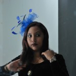 Un tocado de plumas azules es el detalle final que utliza Bonny Boo para complementar su vestuario gótico. Góticas04