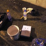 Los grafiteros no solo usan aerosol. Sus materiales son muy variados y usan diferentes técnicas para sus obras. Los grafiteros no solo usan aerosol. Sus materiales son muy variados y usan diferentes técnicas para sus obras.