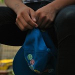 Juan Mosquera sostiene su gorra mientras comenta lo que representa para él ser emo. Juan Mosquera sostiene su gorra mientras comenta lo que representa para él ser emo.