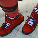 Las adaptaciones de vestuario generalmente se hacen a mano por los mismos cosplayers Las adaptaciones de vestuario generalmente se hacen a mano por los mismos cosplayers