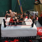 La torta del cumpleañero era un ring. La torta del cumpleañero era un ring.