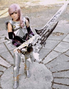 Karen Bayas con la armadura del personaje Lightning - tomado de su cuenta Facebook