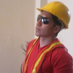 Alexis Aguirre señala que está aprendiendo el desplazamiento en la escenografía. Alexis Aguirre señala que está aprendiendo el desplazamiento en la escenografía.