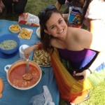 Emmeline Manzur se apresuró a degustar un encebollado de yuca. Ella llevó al picnic un dip hecho con leche de almendras. Emmeline Manzur se apresuró a degustar un encebollado de yuca. Ella llevó al picnic un dip hecho con leche de almendras.