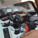 Recordando las épocas del Arcade, este control con botones similares se puede conectar a las consolas. Recordando las épocas del Arcade, este control con botones similares se puede conectar a las consolas.