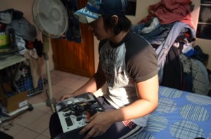 Andrés Milán fue el campeón de Street Fighter en el Campus Party 2011. Su control le recuerda cuando jugaba en máquinas de Arcade cuando era niño.