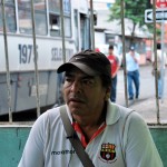 Enrique Robles Vera, de 54 años, se prepara para salir a comprar mariscos al mercado Caraguay.