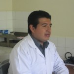Su vocación por la medicina y su interés por mantenerse en contacto con la gente se inició desde que era un niño, etapa en la que pasó delicado de salud.